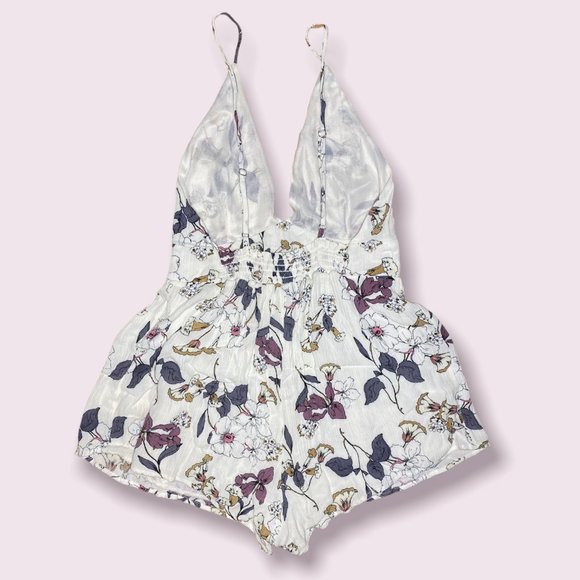 Backless Romper - Picture 2 of 2